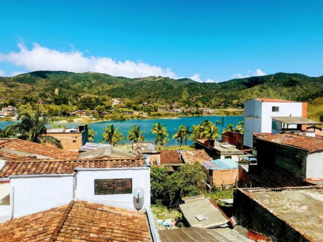 Aptos Vista Al Embalse, Frente Al Lago, Restaurantes, Bares Guatapé Exteriör bild
